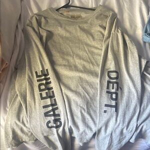 Comfy shirt. Great condition
